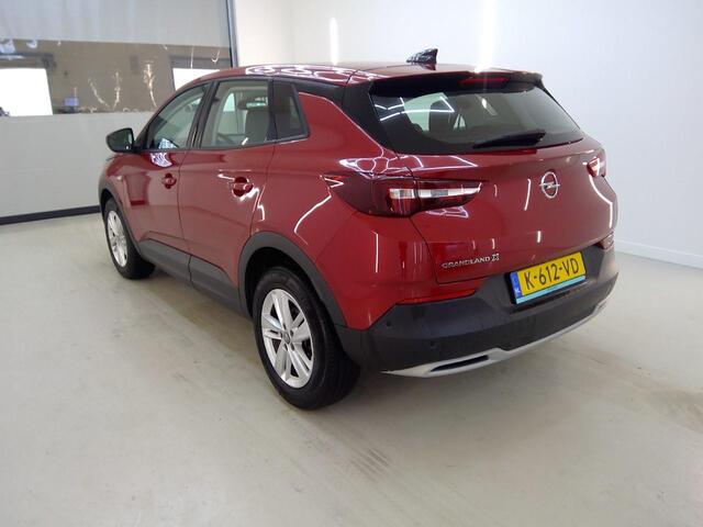 Opel Grandland X 1.2 Turbo Elegance Automaat / Navi / Stuur&Stoelverwarming / Cruise / Parkeersensoren