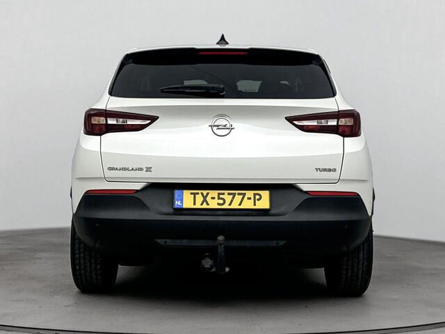 Opel Grandland X 1.2 Turbo 131Pk Online Edition | Navigatie | Climate Control | Cruise Control & Snelheidsbegrenzer | Smartphone Integratie | Parkeersensoren Voor & Achter | Regensensor | Privacy Glass | Apple & Android Carplay |