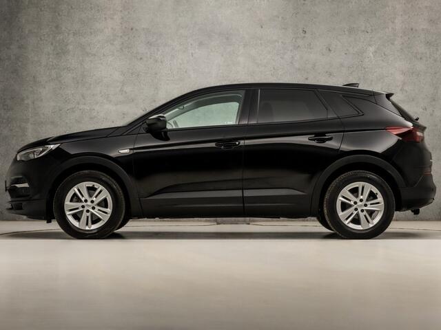 Opel Grandland X 1.2 Turbo Sport (APPLE CARPLAY, GROOT NAVI, CLIMATE, LEDER, GETINT GLAS, SPORTSTOELEN, PARKEERSENSOREN, LANE ASSIST, NIEUWSTAAT)