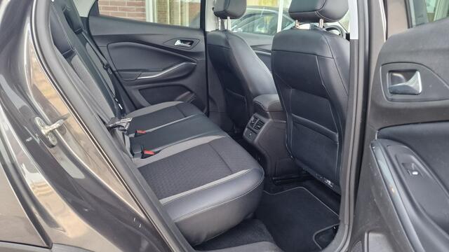 Opel Grandland X 1.2 Turbo Business Executive, Pano, Navigatie, NL Auto!