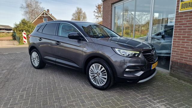 Opel Grandland X 1.2 Turbo Business Executive, Pano, Navigatie, NL Auto!