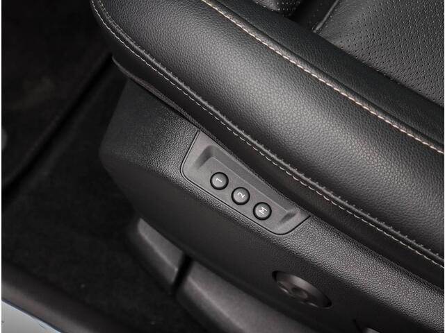 Opel Grandland X 1.6 Turbo Hybrid4 Ultimate