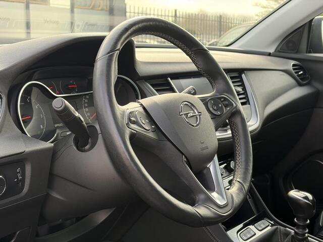 Opel Grandland X 1.2 Turbo Ultimate 1e Eigenaar,360° Camera,Pano,Navi,Stoelverw,Keyless,Rijstrooksensor,BSD,131pk,6 Bak,N.A.P,Pdc V+A,Lm velgen,Halfleder,Dealer Onderhouden,Net beurt gehad,Apk tot 01-2027