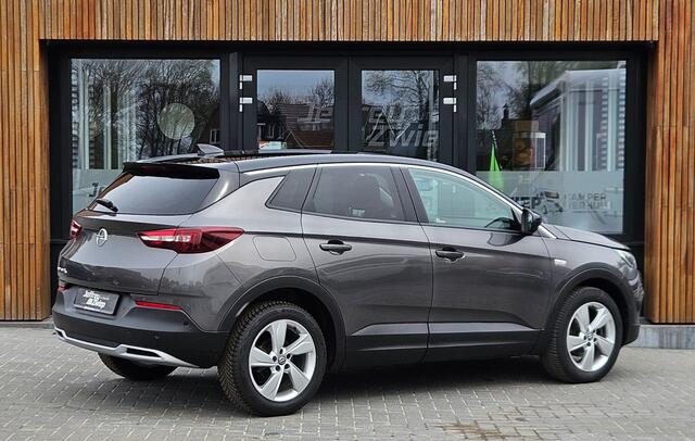 Opel Grandland X 1.2 Turbo Business Executive stoel/stuur verwarming. automaat. achteruitrijcamera. nieuwe riem.