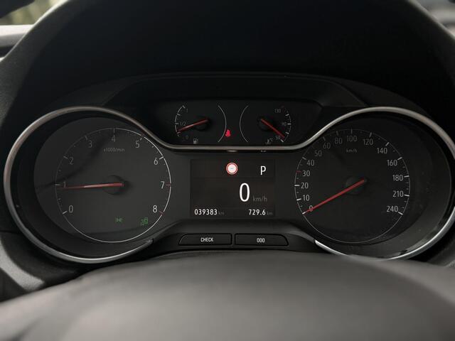 Opel Grandland X 1.2 Turbo Innovation l Navigatie l Trekhaak l Camera l Stoelverwarming l Electrische Klep