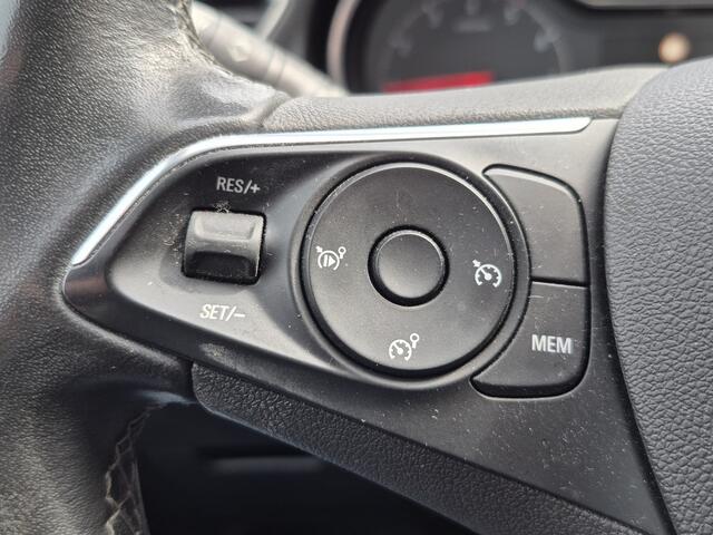 Opel Grandland X BWJ 2020 | 1.2T 131PK Bus Executive | TREKHAAK | CLIMA | CARPLAY | NAVIGATIE | PDC 2X | LICHTMETAAL |