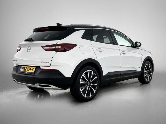 Opel Grandland X 1.6 Hybrid Ultimate 300PK Automaat | Elektrische Stoel | Elektrische Klep | Lederen Bekleding | Adaptieve Cruise Control | Navigatie | Climate Control | Stoelverwarming/Verkoeling | Dodehoekdetectie | 19"LMV | Camera Voor + Achter | Apple Carplay/Android