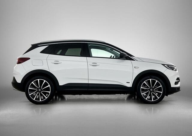 Opel Grandland X 1.6 Hybrid Ultimate 300PK Automaat | Elektrische Stoel | Elektrische Klep | Lederen Bekleding | Adaptieve Cruise Control | Navigatie | Climate Control | Stoelverwarming/Verkoeling | Dodehoekdetectie | 19"LMV | Camera Voor + Achter | Apple Carplay/Android