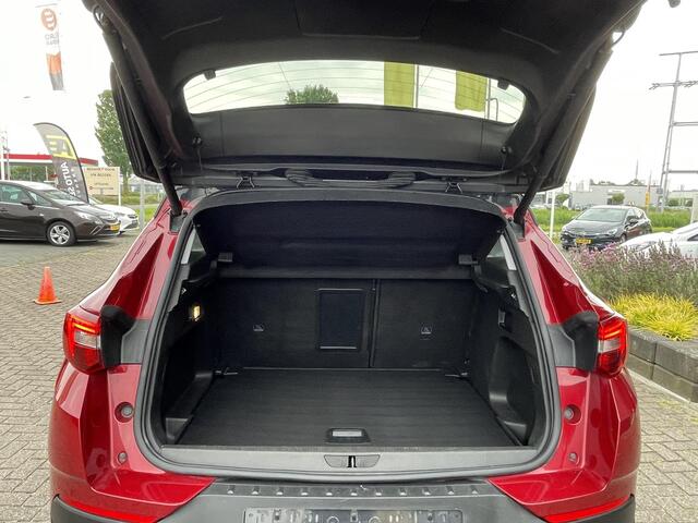 Opel Grandland X 1.2 Turbo Business Executive AKTIE PRIJS SUPER NETTE AUTO - Dealer ond. incl. Service EN NW DISTRIBUTIE en 6m garantie | NW 18"LMV | PANDO DAK | LED | Carplay | LMV | Cruise | AGR