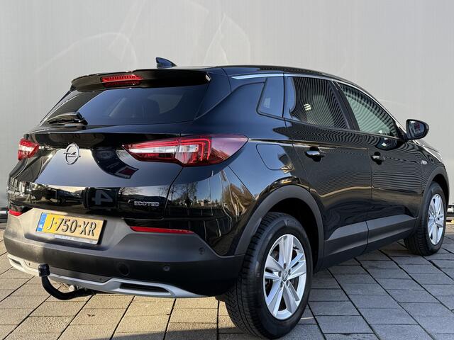 Opel Grandland X BWJ 11-2020 | 1.2T 131PK Bus Executive | TREKHAAK | CLIMA | NAVI | LEDER/STOF | SPORTSTOELEN | PDC 2X | CARPLAY |