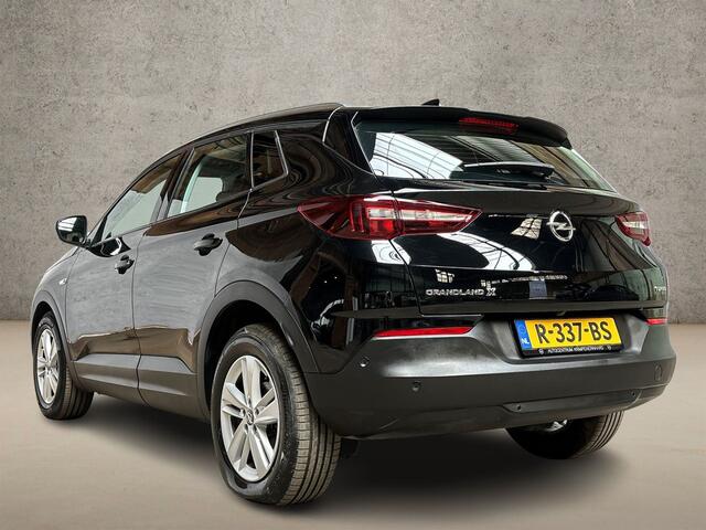 Opel Grandland X 1.2 Turbo Sport (APPLE CARPLAY, GROOT NAVI, CLIMATE, CAMERA, SPORTSTOELEN, LEDER STUURWIEL, CRUISE, NIEUWSTAAT)