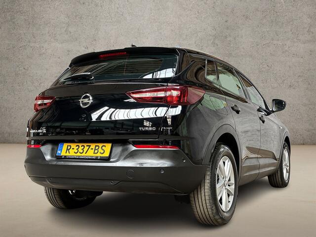 Opel Grandland X 1.2 Turbo Sport (APPLE CARPLAY, GROOT NAVI, CLIMATE, CAMERA, SPORTSTOELEN, LEDER STUURWIEL, CRUISE, NIEUWSTAAT)