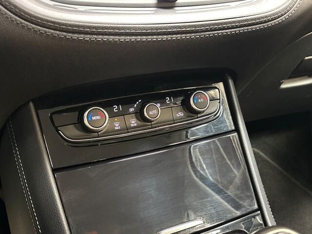 Opel Grandland X 1.2 Turbo Sport (APPLE CARPLAY, GROOT NAVI, CLIMATE, CAMERA, SPORTSTOELEN, LEDER STUURWIEL, CRUISE, NIEUWSTAAT)
