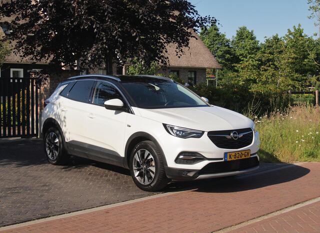 Opel Grandland X 1.2 Turbo Ultimate | Apple Carplay | Cruise Control | Parkeersensoren | Leder-pakket |
