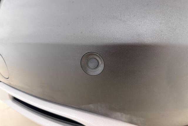 Opel Grandland X 1.2 Turbo Business Executive | Electrische achterklep | Navigatie | Camera | Half lederen bekleding | DAB radio | Apple Carplay | Extra getint glas