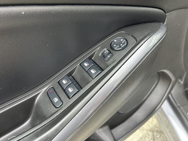 Opel Grandland X 1.2 Turbo Innovation PANOdak CarPlay Nette staat!