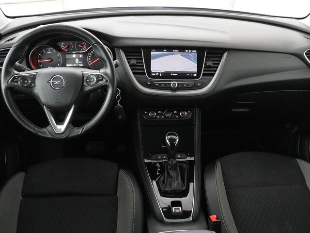 Opel Grandland X 1.6 Turbo Business Executive | Trekhaak | Stoelverwarming | Carplay | Navigatie | Stuurverwarming | Climate control | 18'' | Parkeerhulp | Bluetooth | Cruise control
