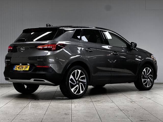 Opel Grandland X 1.2 Turbo Ultimate/ Automaat/ Keyless/ 360 ° Camera/ 19'' LMV/ LED koplampen/ Stoelverw + Verkoeling/ Stuurverw./ Dode-Hoek DET./ Apple + Android/ PDC V+A/ Two-Tone/ Extra getint glas.