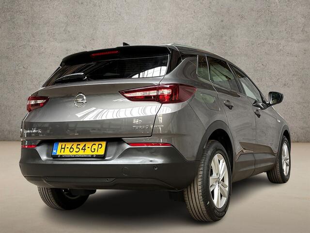 Opel Grandland X 1.2 Turbo Sport Automaat (APPLE CARPLAY, GROOT NAVI, CLIMATE, STUUR/STOELVERWARMING, SPORTSTOELEN, PARKEERSENSOREN, GETINT GLAS, CRUISE, NIEUWSTAAT)