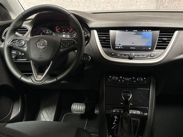 Opel Grandland X 1.2 Turbo Sport Automaat (APPLE CARPLAY, GROOT NAVI, CLIMATE, STUUR/STOELVERWARMING, SPORTSTOELEN, PARKEERSENSOREN, GETINT GLAS, CRUISE, NIEUWSTAAT)
