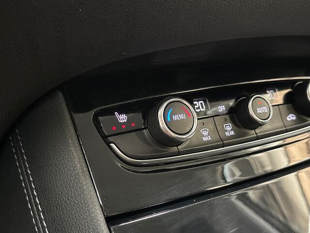 Opel Grandland X 1.2 Turbo Sport Automaat (APPLE CARPLAY, GROOT NAVI, CLIMATE, STUUR/STOELVERWARMING, SPORTSTOELEN, PARKEERSENSOREN, GETINT GLAS, CRUISE, NIEUWSTAAT)