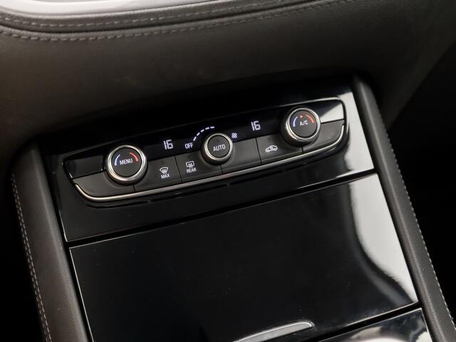 Opel Grandland X 1.2 Turbo Sport (APPLE CARPLAY, GROOT NAVI, CAMERA, CLIMATE, LEDER, SPORTSTOELEN, KEYLESS, GETINT GLAS, TREKHAAK, NIEUWSTAAT)