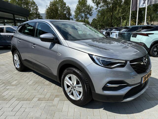 Opel Grandland X 130 PK 8-Traps Automaat | Climate control | Panorama dak | Winterpakket | Navigatie | Parkpilot | LM-Velgen | Trekhaak | AGR | Xenon verlichting