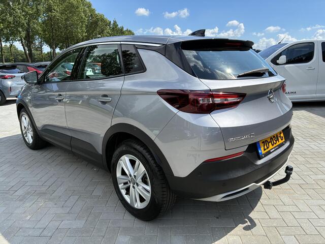 Opel Grandland X 130 PK 8-Traps Automaat | Climate control | Panorama dak | Winterpakket | Navigatie | Parkpilot | LM-Velgen | Trekhaak | AGR | Xenon verlichting