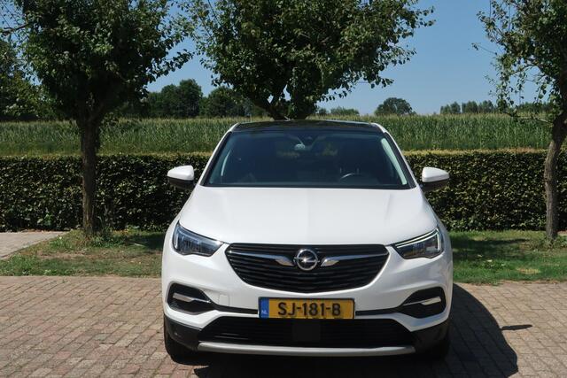 Opel Grandland X 1.2 Turbo Business Executive