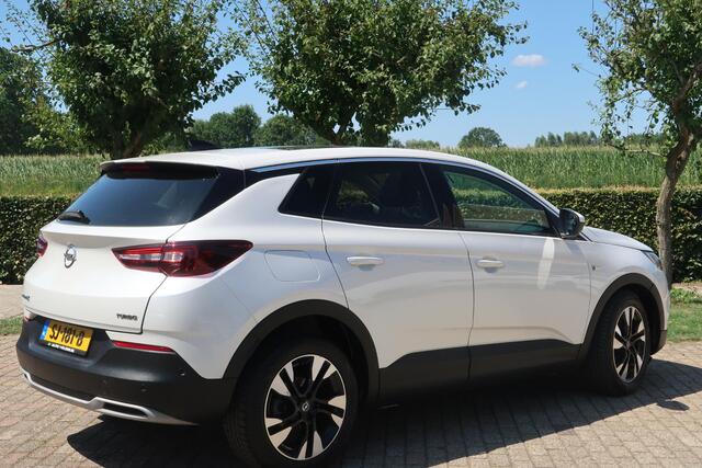 Opel Grandland X 1.2 Turbo Business Executive