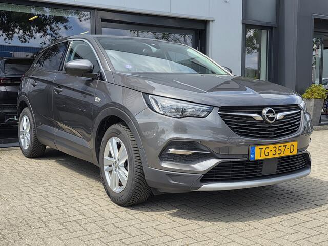 Opel Grandland X 1.2 Turbo Business Executive