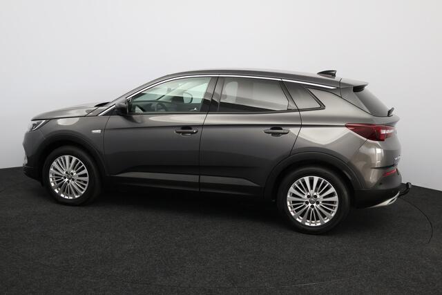 Opel Grandland X 1.2 Turbo Business Executive /AUTOMAAT! /Trekhaak /Camera /Apple + Android /DAB+! /Lane Assist /DodehoekDetec. /Grootlichtass. /Keyless Go /Navi /Climat /Cruise /Elek. pakket /Bluetooth /18"LMV /Extra getint glas.