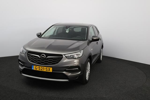 Opel Grandland X 1.2 Turbo Business Executive /AUTOMAAT! /Trekhaak /Camera /Apple + Android /DAB+! /Lane Assist /DodehoekDetec. /Grootlichtass. /Keyless Go /Navi /Climat /Cruise /Elek. pakket /Bluetooth /18"LMV /Extra getint glas.