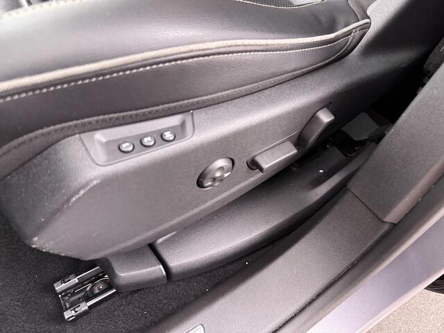 Opel Grandland X 1.2 Turbo Innovation Leder/Stoelkoel.verw/Trekhaak Ecc/Comfortstoelen/Nav/2xCamera/Led/El.Klep