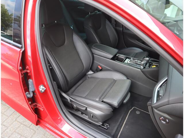 Opel INSIGNIA Grand Sport 2.0 Turbo 200 PK Business Elegance Automaat