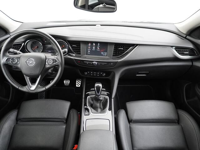 Opel INSIGNIA Grand Sport T165PK Leer Camera Navi Apple Carplay Android PDC-a+v Trekhaak LED-v+a Ecc Cruise Control AGR-Comfort Stoelen Verwarmd Business Executive Regen-Lichtsensor Sensor dodehoek Verkeersbordlezer Rijstrooksensor 1e Eigenaar