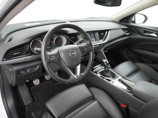 Opel INSIGNIA Grand Sport T165PK Leer Camera Navi Apple Carplay Android PDC-a+v Trekhaak LED-v+a Ecc Cruise Control AGR-Comfort Stoelen Verwarmd Business Executive Regen-Lichtsensor Sensor dodehoek Verkeersbordlezer Rijstrooksensor 1e Eigenaar