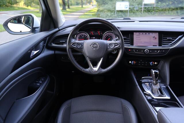 Opel INSIGNIA Sports Tourer 1.5 Turbo Innovation Led-koplampen, Driver Assistance Pack, Keyless entry & start, Climate Control, Bos Premium Sound system, Navigatie intellilink 900, Achteruitrijcamera, Parkeersensoren, Comfortstoelen met verwarming, etc.