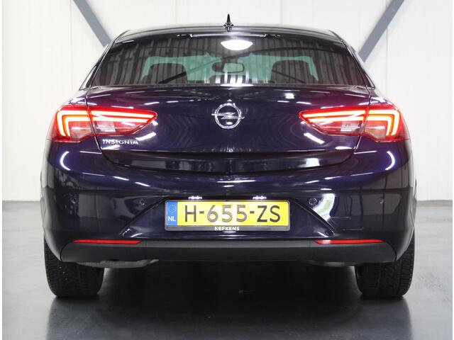 Opel INSIGNIA Grand Sport 165PK Executive | AUTOMAAT | AppleCarplay/Android Auto | Navigatie | LEER | Verwarmde Stoelen | Dodehoek Detectie | Parkeersensoren | Climate Control | Adaptive cruise control |