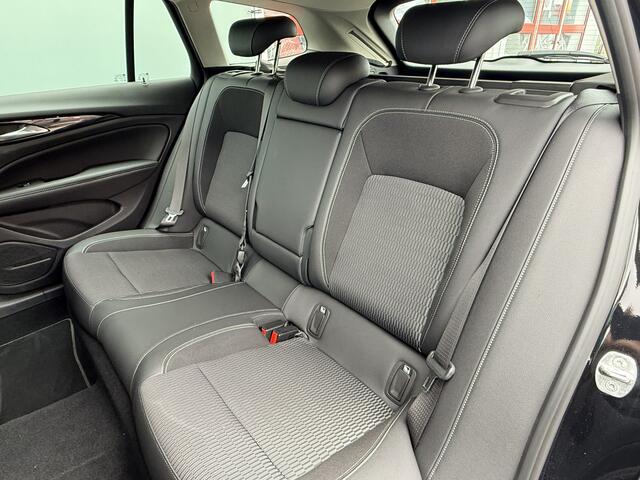 Opel INSIGNIA Sports Tourer BWJ 2021 1.5 CDTI 123 PK Business Elegance | NWE APK TREKHAAK / SPORTSTOELEN / CAMERA / CARPLAY / NAVI / CLIMA / CRUISE / HALF LEDER / KEYLESS / CAMERA / ELEK. ACHTERKLEP / DODE HOEK DETECTIE / LMV 18 INCH / LED