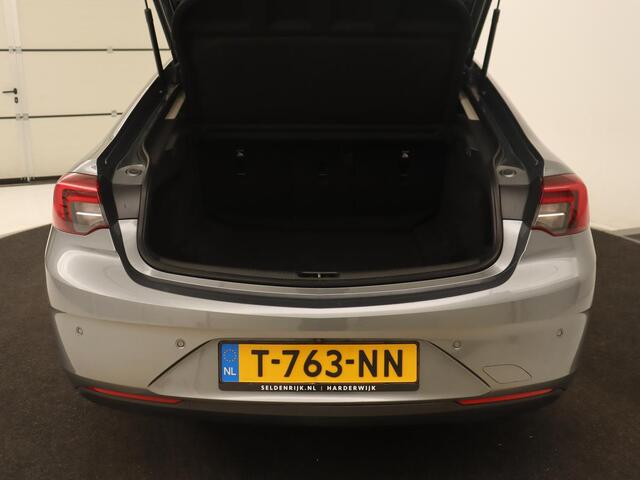 Opel INSIGNIA 1.5 CDTI Ultimate | Leder | Trekhaak | Stoelverwarming | Matrix LED | Camera | Stuurverwarming | Carplay | Navigatie