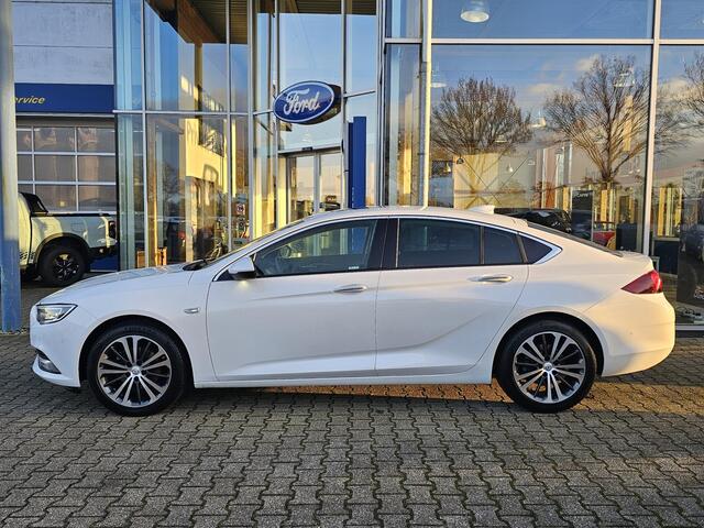 Opel INSIGNIA Grand Sport 1.5 Turbo Innovation Leder | Stuurwielverwarming | verwarmde stoelen v + a | afneembare trekhaak | Panoramadak | Zeer luxe uitvoering! Etc.