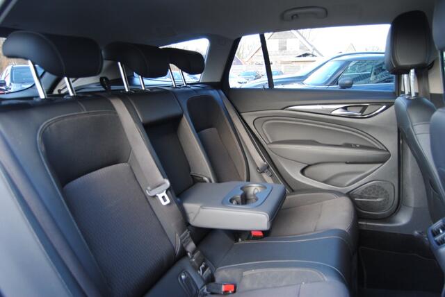 Opel INSIGNIA Sports Tourer 1.5 T Innovation | Camera| Apple Carplay | Trekhaak