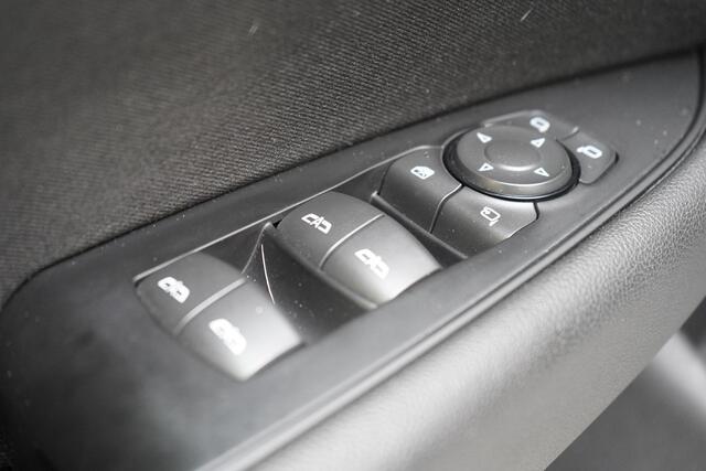 Opel INSIGNIA Sports Tourer 1.5 Turbo EcoTec Online Edition+ | Blind-Spot | Keurig onderhouden | Trekhaak | Sportstoelen | Navigatie