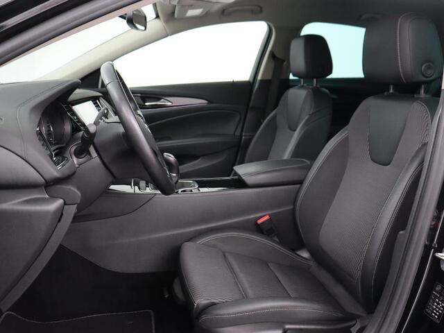 Opel INSIGNIA 1.6 Turbo Innovation | 1e eigenaar | 55.500km NAP | Head-Up | Matrix-LED | Carplay | Navigatie | Camera | Keyless | Dodehoek detectie | Parkeerhulp | Cruise control | Climate control