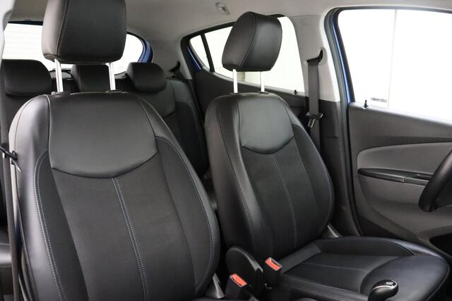 Opel KARL 1.0 ecoFLEX Innovation 75pk | Climate Control | Cruise Control | Parkeersensoren achter | Lichtmetalen Velgen | Half Lederen bekleding | Getinte ramen achter