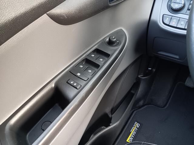 Opel KARL 1.0 75PK COSMO+, Climatronic, Stuur- en stoelverw., PDC, LMV, 12 MND BOVAGGARANTIE