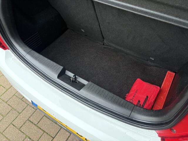 Opel KARL 1.0 EcoFLEX 75pk 120 Jaar Edition Plus AIRCO/CRUISE/MEDIA/PDC/15INCH