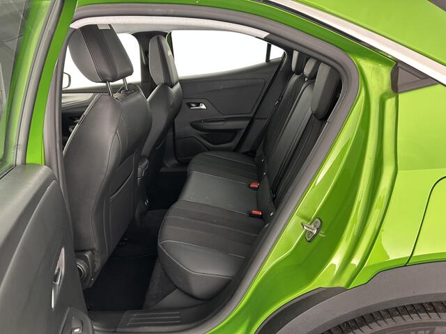 Opel MOKKA Mokka-e Elegance 50-kWh 11kw bl. [ 3-Fase ] (INCL-BTW) *FULL-LED | MICROFIBRE | NAVI-FULLMAP | DAB+ | KEYLESS | DIGI-COCKPIT | APP-CONNECT | AMBIENT-LIGHT | CAMERA | LANE-ASSIST | SPORT-SEATS | 17"ALU*