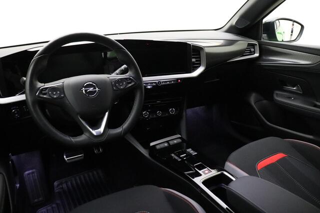 Opel MOKKA Electric Level 4 50 kWh GS | Navigatie | Climate control | Stoel & Stuurverwaming | Camera | Cruise control | Zwart dak | Lichtmetalen velgen black